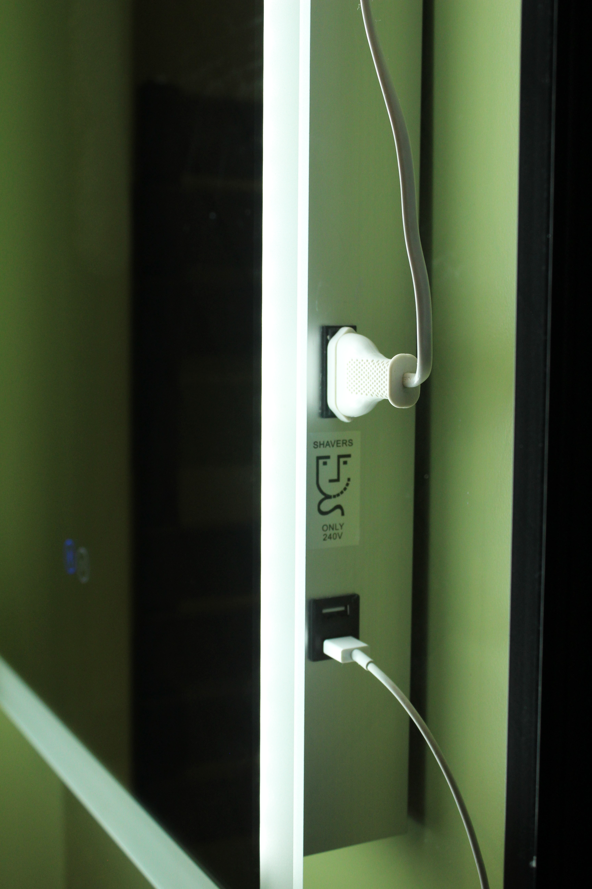 Alfie Square Mirror LED Edge w. Demist & Shaver Point, Bluetooth & USB Charger - 500 x 700 x78mm - product image 5